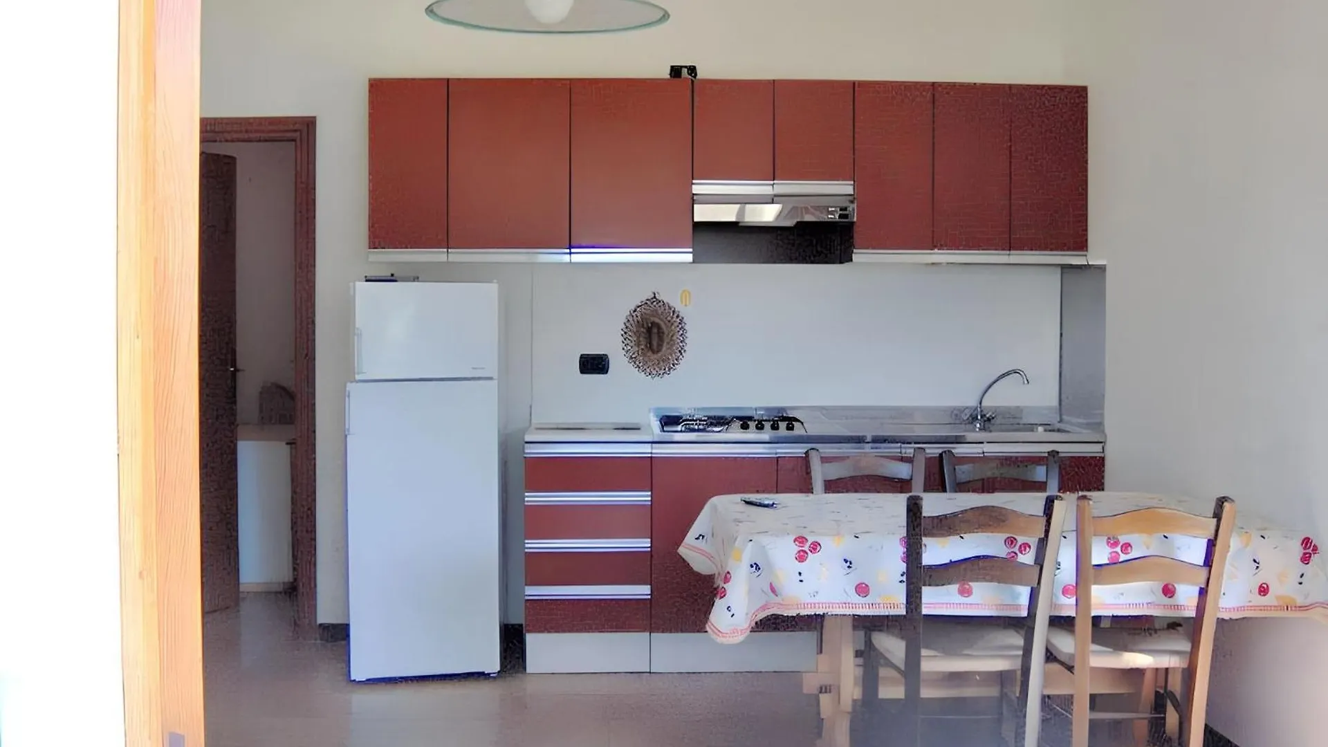 Charming House In Lacona + Garden Holiday home